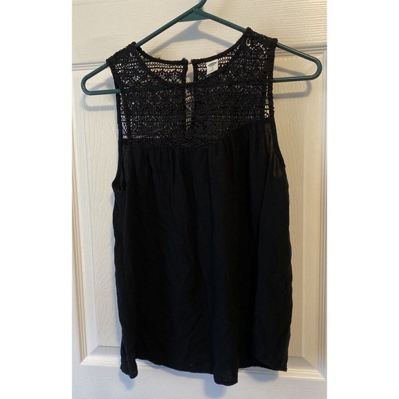 Old Navy Women’s Black Smocked Black Sleeveless Tank Top Blouse Embroidered SP - Picture 1 of 4